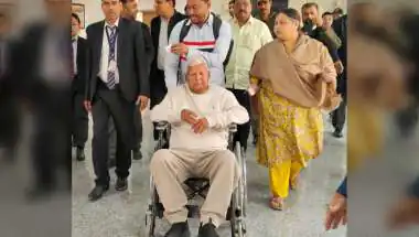 Lalu Yadav Leaves for Delhi for Advanced Medical Care