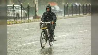 Delhi-NCR Braces for Rain, Thunderstorms Today