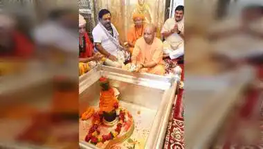 CM Yogi Offers Prayers at Kashi Vishwanath on Sawan
