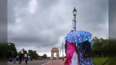 Delhi to See Cloudy Skies, Light Rain Today