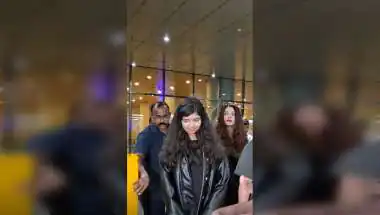 Aishwarya, Aaradhya Greet Staff with Namaste on Return