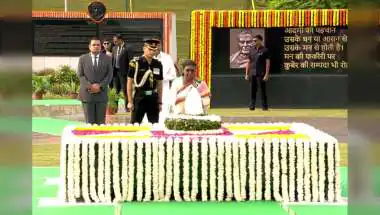Leaders Pay Floral Tributes to Atal Bihari Vajpayee