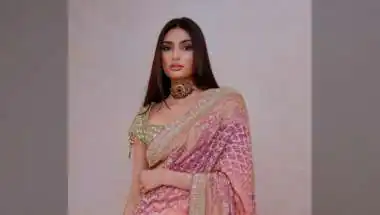 Athiya Shetty Stars in Manish Malhotra Handloom Bandhani Look