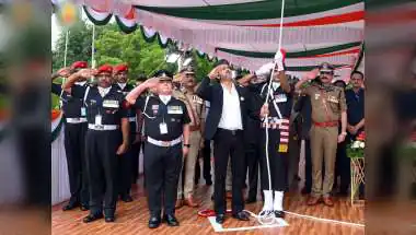 TN CM Announces Rs 30 Lakh Aid for Constable’s Family