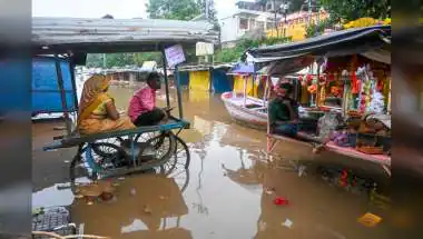Heavy Rain Triggers MP Floods: Over 4,000 Rescued in Rewa