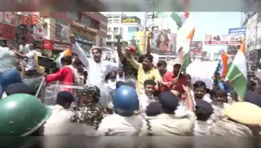 Bihar TRE-4 Row: Students Clash With Police in Patna, March on Lok Bhawan