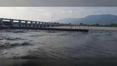 Nepal Flash Flood Sparks Bihar Alert as Gandak Level Watched