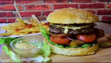 J&K FDA Bans Junk Food Within 50 Metres of Schools