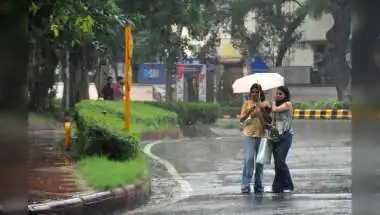 Delhi-NCR: Rain, Thundershowers Likely Tuesday; AQI Moderate