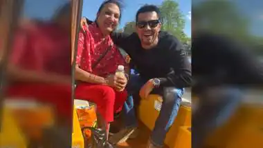 Randeep Hooda's Sweet Birthday Note for Mom and Niece Wins Hearts
