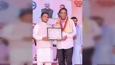 Odisha CM Majhi Urges Students To Avoid Social Media Distractions