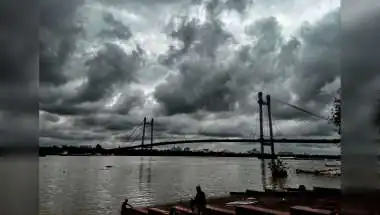 South Bengal Rain to Ease, North Bengal Sees Heavy Showers