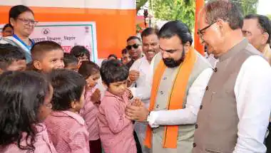Samrat Choudhary, Shivraj Chouhan Inspect Munger Flood Camp