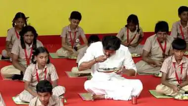TN CM Vijay Launches Expanded Breakfast Scheme