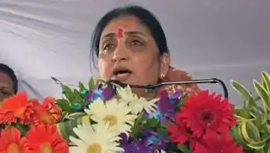 Sunetra Pawar Directs NCP Leaders to Farmers' Fields