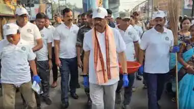 Dharmendra Pradhan Leads Sambalpur Cleanliness Drive; 1 Lakh Join