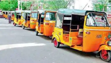 Chennai Auto Drivers March for Fare Revision After 13 Years